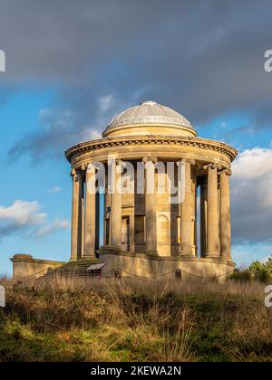 Der Rotunda-Tempel in der Parklandschaft der Wentworth Castle Gardens, Barnsley, South Yorkshire, Großbritannien Stockfoto