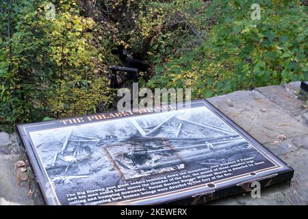 Der Pulaski Tunnel Trail in der Nähe von Wallace, Idaho, führt den Wanderer zu einem verlassenen Minenschacht, wo Dutzende von Männern bei einem wütenden Waldbrand im Jahr 1910 gerettet wurden. Stockfoto