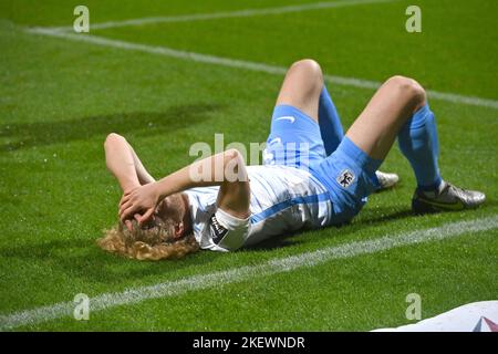 München GRUENWALDERSTADION. 14.. November 2022. Jesper VERLAAT (München 1860) vor Ort, enttäuscht, frustriert, enttäuscht, frustriert, Abgelehnt, Fußball 3. Division, 17. Spieltag TSV München 1860 - Rot Weiss Essen am 14.. November 2022 im Münchner GRUENWALDERSTADION. DIE DFL-VORSCHRIFTEN VERBIETEN DIE VERWENDUNG VON FOTOS ALS BILDSEQUENZEN UND/ODER QUASI-VIDEO. ? Kredit: dpa/Alamy Live Nachrichten Stockfoto