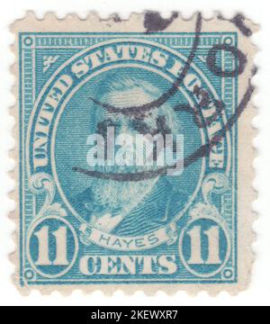 USA - 1922: Eine hellblaue Briefmarke mit 11 Cent und Porträt von Rutherford Birchard Hayes. Amerikanischer Anwalt und Politiker, der von 1877 bis 1881 als Präsident der Vereinigten Staaten von 19. diente, nachdem er im US-Repräsentantenhaus und als Gouverneur von Ohio tätig war. Vor dem amerikanischen Bürgerkrieg war Hayes Anwalt und standhafter Abolitionist, der Flüchtlingssklaven in Gerichtsverfahren verteidigte. Er diente der Unionsarmee und dem Repräsentantenhaus, bevor er die Präsidentschaft übernahm. Seine Präsidentschaft stellt einen Wendepunkt in der Geschichte der USA dar, wie Historiker denken Stockfoto