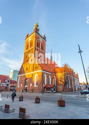 Danzig, Polen - 12. März 2022: Rektorskirche der Karmeliter-Väter st. Catherine in Danzig. Reisen Stockfoto