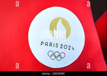 Saint-Denis, Frankreich, Frankreich. 14.. November 2022. Logo der Olympischen Spiele 2024 in Paris während der offiziellen Präsentation der olympischen Maskottchen von Paris 2024 am 14. November 2022 in Saint-Denis bei Paris, Frankreich. (Bild: © Matthieu Mirville/ZUMA Press Wire) Stockfoto