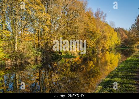 Der Leeds Liverpool Canal führt durch das Herz von Greenheart. Der Leeds & Liverpool Canal ist mit 127 Meilen Länge der längste Single-Kanal in Britai Stockfoto