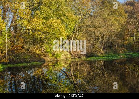 Der Leeds Liverpool Canal führt durch das Herz von Greenheart. Der Leeds & Liverpool Canal ist mit 127 Meilen Länge der längste Single-Kanal in Britai Stockfoto