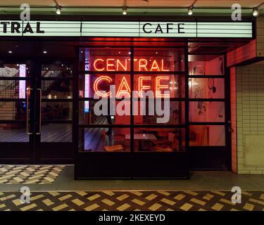 Picturehouse Central Cafe bei Nacht in Chinatown, Soho, london Stockfoto