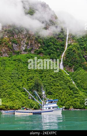 Kommerzielle Fischerboote; Valdez Arm; Prince William Sound; Alaska; USA Stockfoto