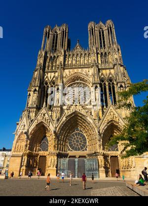 Prachtvolles gotisches Gebäude von Notre-Dame de Reims, Frankreich Stockfoto