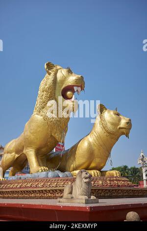 Golden Lion Monument Kreisverkehr Sihanoukville Kambodscha Stockfoto