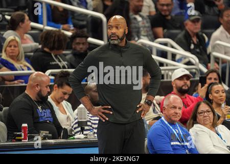 Orlando, Florida, USA, 14. November 2022, Orlando Magic Head Coach Jamahl Mosley im Amway Center. (Foto: Marty Jean-Louis) Stockfoto