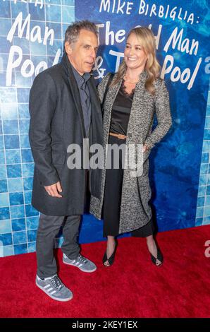 New York, Usa. 13.. November 2022. Ben Stiller und Christine Taylor besuchen die Eröffnungsnacht „The Old man & the Pool“ im Vivian Beaumont Theater im Lincoln Center (Foto von Lev Radin/Pacific Press) Quelle: Pacific Press Media Production Corp./Alamy Live News Stockfoto