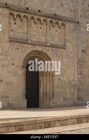 Kathedrale von La Seu d'Urgell. Katalanische romanische Architektur. 12. Cent. La Seu d’Urgell. Alt Urgell. Lleida. Katalonien. Spanien Stockfoto