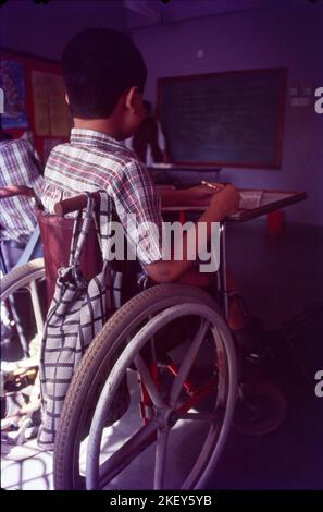 Spastische Kinder in der Schule in Bombay, Indien Stockfoto