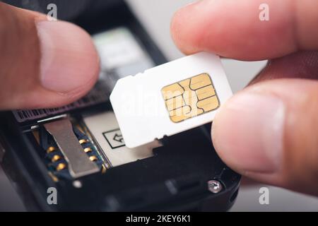 Nahaufnahme SIM-Karte für Smartphone. Technologiekonzept. Stockfoto