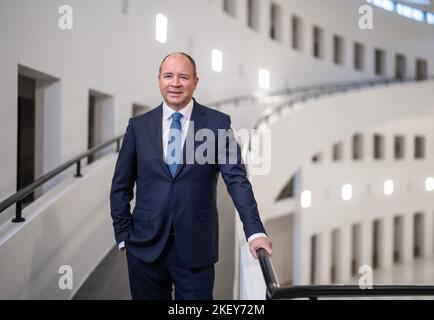 Montabaur, Deutschland. 14.. November 2022. Ralph Dommermuth, Vorstandsvorsitzender der United Internet AG, fotografiert am Hauptsitz des Unternehmens in Montabaur. Kredit: Frank Rumpenhorst/dpa/Frank Rumpenhorst/dpa/Alamy Live Nachrichten Stockfoto