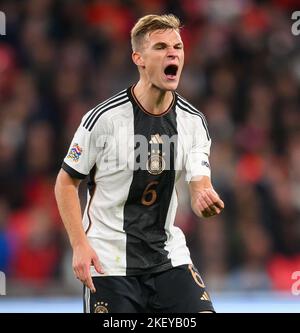 26. Sep 2022 - England gegen Deutschland - UEFA Nations League - Liga A - Gruppe 3 - Wembley Stadium Joshua Kimmich, der deutsche Fußballnationalmannschaft, während des Spiels der UEFA Nations League gegen England. Picture : Mark Pain / Alamy Live News Stockfoto