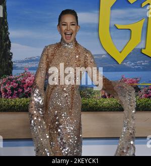 Los Angeles, Usa. 14.. November 2022. Cast Member Kate Hudson nimmt am Montag, den 14. November 2022, an der Premiere des Film-Comedy-Krimis „Glass Onion: A Knives of Mystery“ im Academy Museum of Motion Picturs in Los Angeles Teil. Storyline: Tech-Milliardär Miles Bron lädt seine Freunde zu einem Kurzurlaub auf seiner privaten griechischen Insel ein. Wenn jemand tot auftaucht, wird Detective Benoit Blanc auf den Fall gesetzt. Foto von Jim Ruymen/UPI Credit: UPI/Alamy Live News Stockfoto