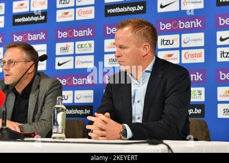 Genk, Belgien, 15/11/2022, Genks Cheftrainer Wouter Vrancken im Bild während einer Pressekonferenz des belgischen Fußballteams KRC Genk, Dienstag, 15. November 2022 in Genk, um die Zukunft der Zusammenarbeit mit dem Cheftrainer zu besprechen. BELGA FOTO JILL DELSAUX Stockfoto