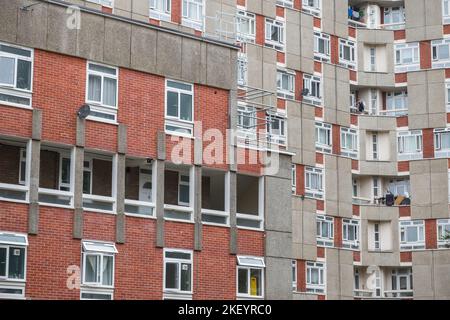The Dorset Estate, eine moderne Wohnsiedlung nach dem Krieg in Bethnal Green, London, England Stockfoto