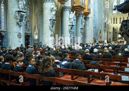 Brüssel, Belgien, 15. November 2022. Die Abbildung zeigt die Messe Te Deum anlässlich des Königsfestes in der Kathedrale St. Michael und St. Gudula (Kathedrale St. Michel et Gudule / Sint-Michiels- en Sint-Goedelekathedral) in Brüssel, Dienstag, den 15. November 2022. BELGA FOTO JAMES ARTHUR GEKIERE Stockfoto