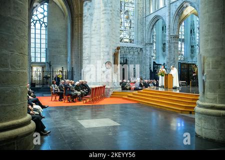 Brüssel, Belgien, 15. November 2022. Die Abbildung zeigt die Messe Te Deum anlässlich des Königsfestes in der Kathedrale St. Michael und St. Gudula (Kathedrale St. Michel et Gudule / Sint-Michiels- en Sint-Goedelekathedral) in Brüssel, Dienstag, den 15. November 2022. BELGA FOTO JAMES ARTHUR GEKIERE Stockfoto
