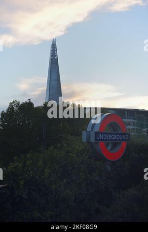 Der Shard, auch Shard of Glass, Shard London Bridge und früher London Bridge Tower genannt, ist ein 95-stöckiges Hochhaus Stockfoto