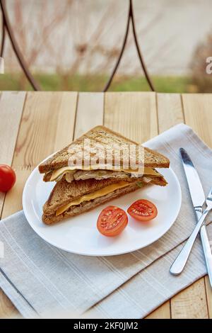 Vegan gesundes Sandwich mit Gemüse und Austernpilz. Richtige Ernährung. Gesunde Ernährung. Antioxidationsreich. Stockfoto