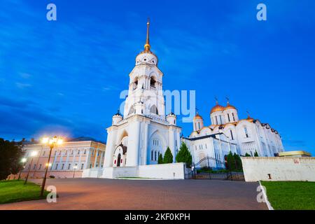 Dormition oder Heilige Himmelfahrt Kathedrale in Vladimir Stadt, Goldener Ring von Russland bei Sonnenuntergang Stockfoto