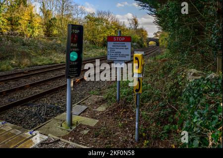 Fußgängerübergangsstrecke bei Waterslack bei Silverdale an der Grenze von Lancashire und Cumbria Stockfoto