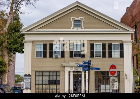 Gloucester, Massachusetts, USA, - 13. September 2022: Einst die Heimat von Capt. Harvey Coffin Mackay 1786 -1869, erbaut 1842. Stockfoto