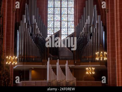 1957 Hauptorgan erbaut von Klais (D, Bonn), Kaiserdom Sankt Bartholomäus, Kaiserkathedrale des Heiligen Bartholomäus, Frankfurt, Deutschland Stockfoto