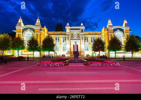 Glavnie Narzannye Vanni ist ein historisches Gebäude am Kurortny Boulevard in Kislowodsk Kurstadt in kaukasischen Mineralwässer Region, Region Stawropol, Ru Stockfoto