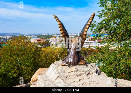 Adler-Statue ist ein Symbol der Stadt Pjatigorsk. Pyatigorsk ist eine Kurstadt in kaukasischen Mineralwässern Region, Stawropol Region in Russland. Stockfoto