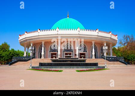 Das Amir Timur Museum ist dem mongolischen Kriegsfürsten Amir Timur Tamerlane in Taschkent, Usbekistan, gewidmet Stockfoto