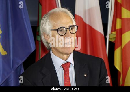 Porträt von Giovanni Malagò, dem derzeitigen Präsidenten des italienischen CONI. Taranto, Apulien, Italien. Hochwertige Fotos Stockfoto