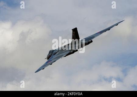 Avro 698 Vulcan B2 XH558 G-VLCN in Old Warden, 5. Juli 2015, Stockfoto