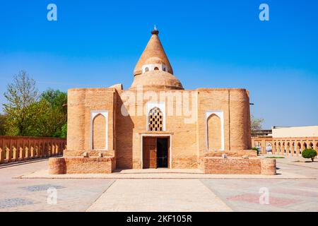 Das Chashma Ayub Mausoleum befindet sich in der Nähe des Samanid-Mausoleums in Buchara, Usbekistan Stockfoto