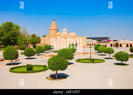 Das Chashma Ayub Mausoleum befindet sich in der Nähe des Samanid-Mausoleums in Buchara, Usbekistan Stockfoto