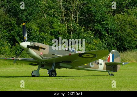 Vickers Supermarine Spitfire VB, JH-C, BM597, G-MKVB, AT Old Warden, Biggleswade, Bedfordshire, England, Vereinigtes Königreich, Stockfoto