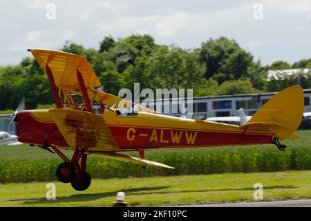 De Havilland, dH82A Tiger Moth, G-ALWW, Wellesbourne Mountford, Airfield, Warwickshire, England, Vereinigtes Königreich. Stockfoto