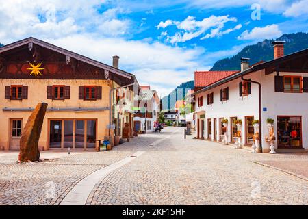 Schönheithäuser mit Luftlmalerei bayern Kunstform der Hausfassadenmalerei in Oberammergau Stadt in Bayern, Deutschland Stockfoto