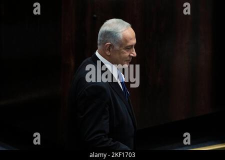 Jerusalem, Israel. 15.. November 2022. Der Likud-Führer und der kommende israelische Premierminister Benjamin Netanjahu nimmt an einer Sitzung Teil, die für die Vereidigung des israelischen parlaments von 25. (Knesset) geschlossen wurde. Quelle: Ilia Yefimovich/dpa/Alamy Live News Stockfoto