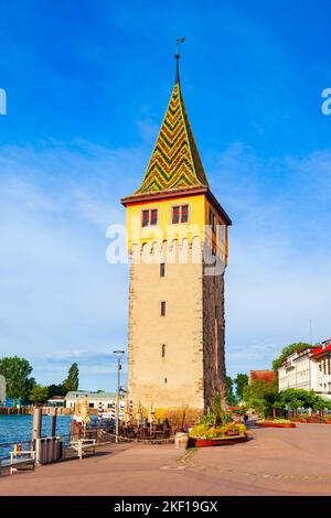 Der Mangturm oder Mangenturm ist ein alter Turm in der Altstadt von Lindau. Lindau ist eine große Stadt und Insel am Bodensee oder Bodensee in Bayern, Deutschland Stockfoto