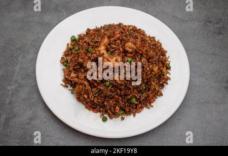 yang zhuo frittierte Reisgericht im Restaurant Stockfoto