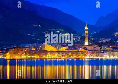 Comer See in der Dämmerung, Lombardei, Italien Stockfoto