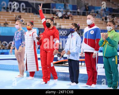 03.. AUGUST 2021 - TOKIO, JAPAN: Sunisa LEE aus den Vereinigten Staaten spielt beim Frauen-Balance-Strahl während der Finals des Kunstturnen-Apparats bei den Olympischen Spielen 2020 in Tokio (Foto: Mickael Chavet/RX) Stockfoto