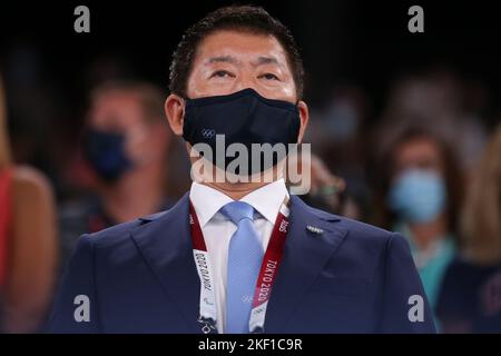 03.. AUGUST 2021 - TOKIO, JAPAN: FIG-Präsident WATANABE Morinari aus Japan nimmt während der Finals des Kunstturnen-Apparats bei den Olympischen Spielen 2020 in Tokio am Frauen-Gleichgewichtsstrahl Teil (Foto: Mickael Chavet/RX) Stockfoto