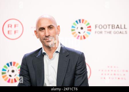 Madrid, Spanien. 15.. November 2022. Luis Rubiales, Präsident des Königlichen spanischen Fußballverbands, während der Konferenz der Vereinten Nationen in der Ciudad Deportiva de Las Rozas, Madrid. Kredit: SOPA Images Limited/Alamy Live Nachrichten Stockfoto