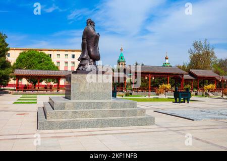 Samarkand, Usbekistan - 17. April 2021: Konfuzius-Denkmal im Chinesischen Garten im Zentrum der Stadt Samarkand in Usbekistan Stockfoto
