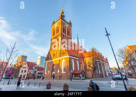 Danzig, Polen - 12. März 2022: Rektorskirche der Karmeliter-Väter st. Catherine in Danzig. Reisen Stockfoto