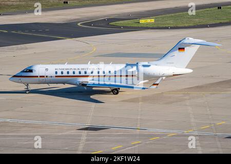 Bombardier Global 5000 der deutschen Luftwaffe mit Registrierung 14+03 am Flughafen Köln/Bonn Stockfoto